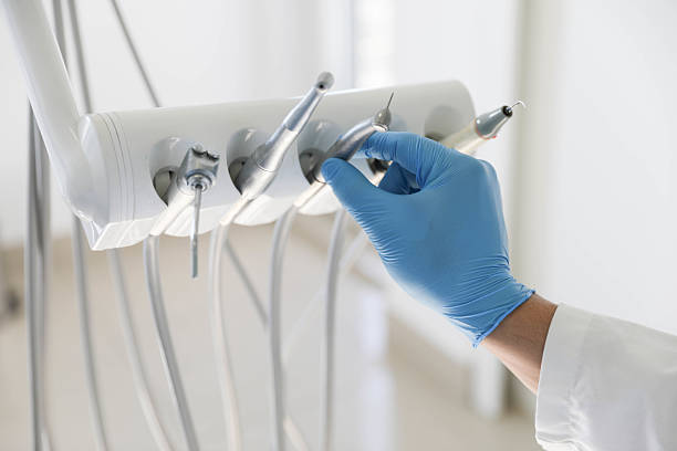 Professional Emergency Dentist technician working in Leipsic, OH